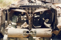 Вид на моторное отделение египетского M4A4 FL10 потерянного в ходе Суэцкого кризиса, в 1957 году.jpg