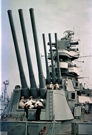 Обслуживание башен МК-3-180 неопознанного крейсера пр. 26-бис