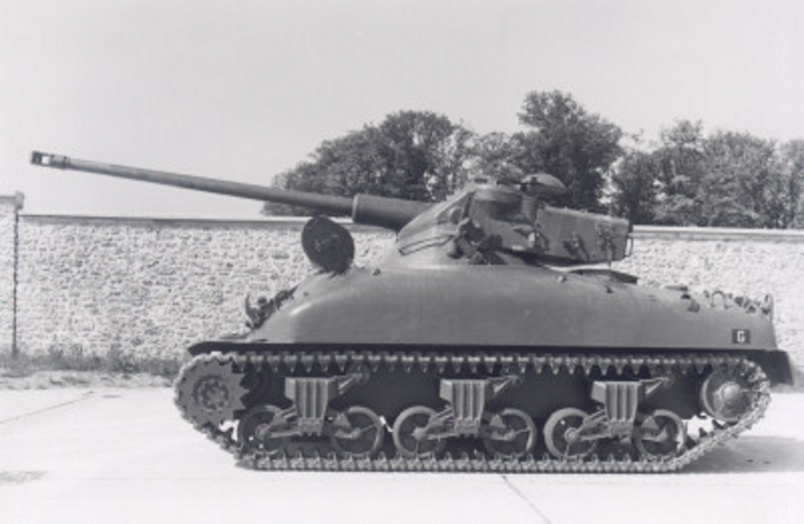 Файл:M4A1 FL10 на испытаниях во Франции - вид слева, предположительно 195.....