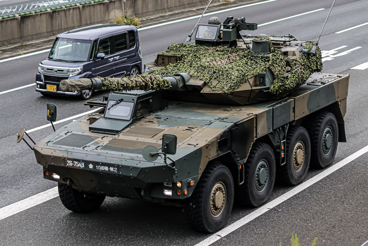 Автомобиль танк страна производитель. JGSDF Type 16 MCV. Колесный танк (maneuver Combat vehicle) MCV (Япония). Type 16 MCV Япония. БТР Type 16 MCV.
