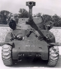 M4A1 FL10 на испытаниях во Франции - вид спереди, предположительно 1955 год.jpg