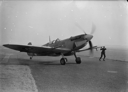 Spitfire-IX-RAF-64Sqn.jpg