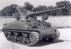 M4A1 FL10 на испытаниях во Франции - вид справа-спереди, предположительно 1955 год.jpg