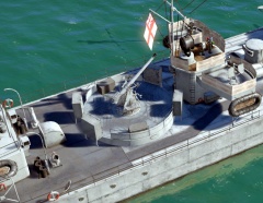 102mk5 102-мм орудие QF Mark.V на ЭМ класса N, HMS «Непал».jpg