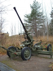 40mm bofors AA-gun in Finland.jpg