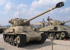 Израильский Sherman M-51 в танковом музее в Латруне.jpg