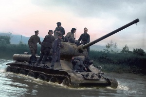 Т-34-85 с десантом.