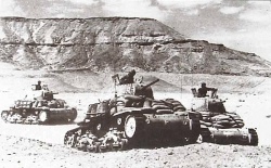 Патруль итальянских танков M13-40.jpg