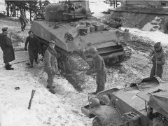 M4A4 «Галифет» во время ремонта траков.jpg