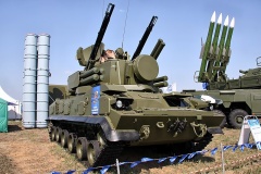 2S6M1 Tunguska-M1 SAM-system at MAKS-2011.jpg