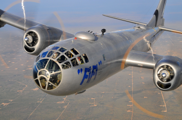 До сих пор летающий B-29 "Fifi".png
