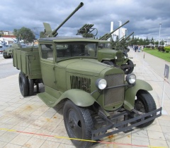 Довоенный ГАЗ-ММ с зенитной пушкой 72-К.jpg